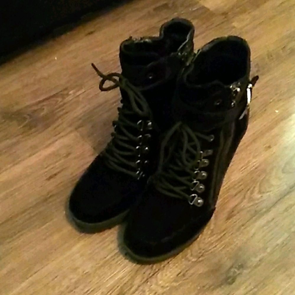 Black suede Boots by Guess  size 6 1/2